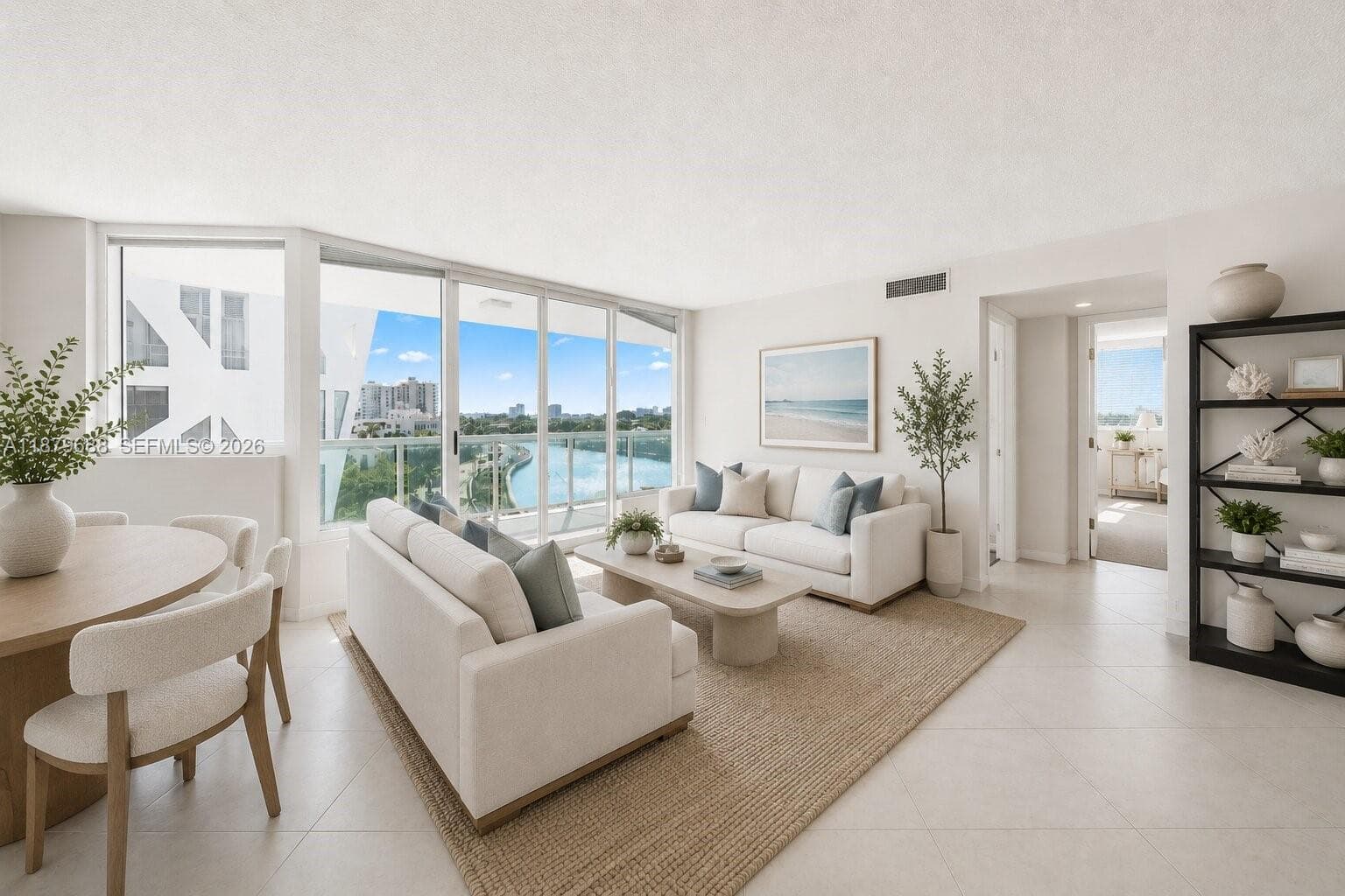 A11879688 — Miami Beach