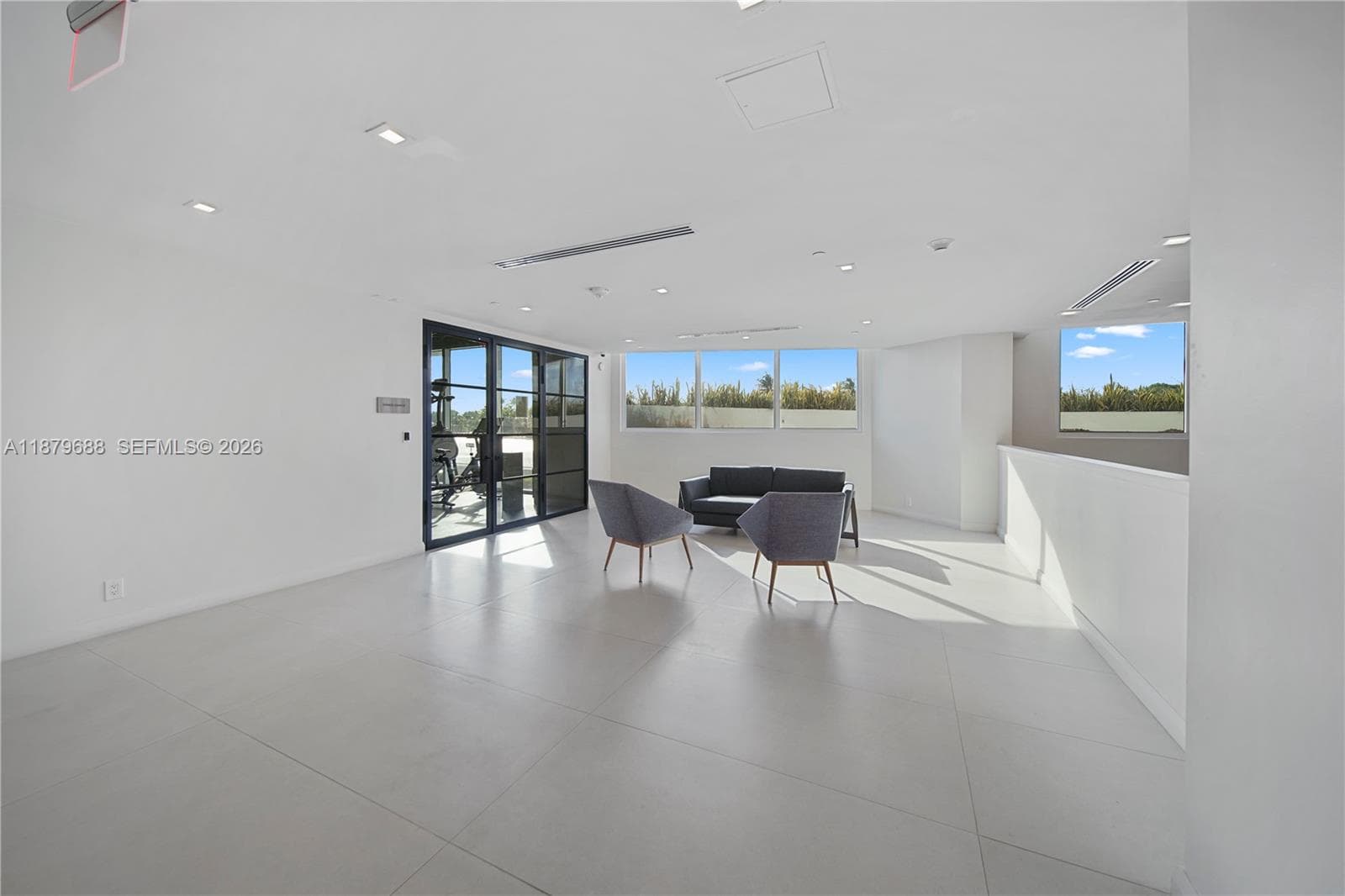 A11879688 — Miami Beach — 20