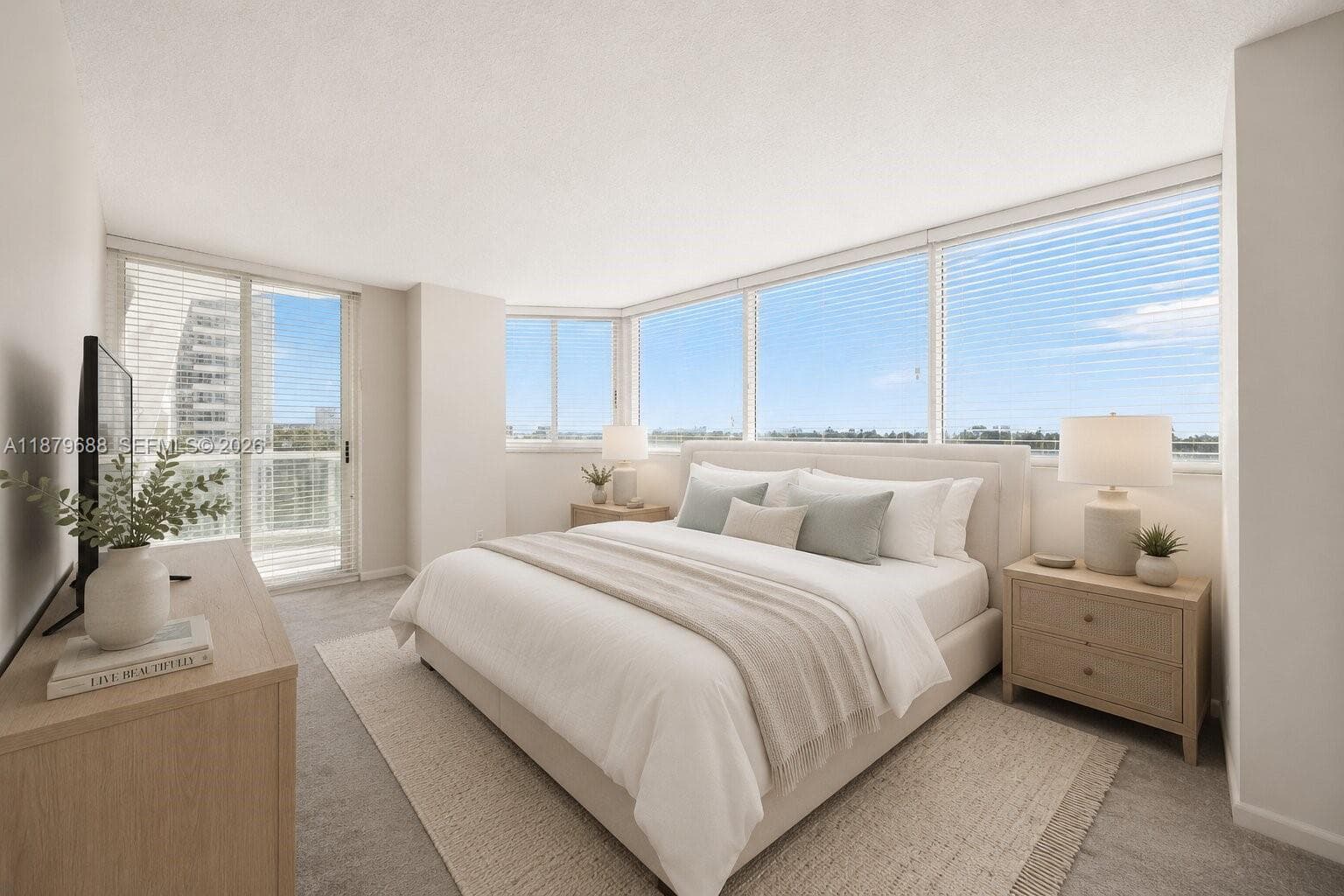 A11879688 — Miami Beach — 11
