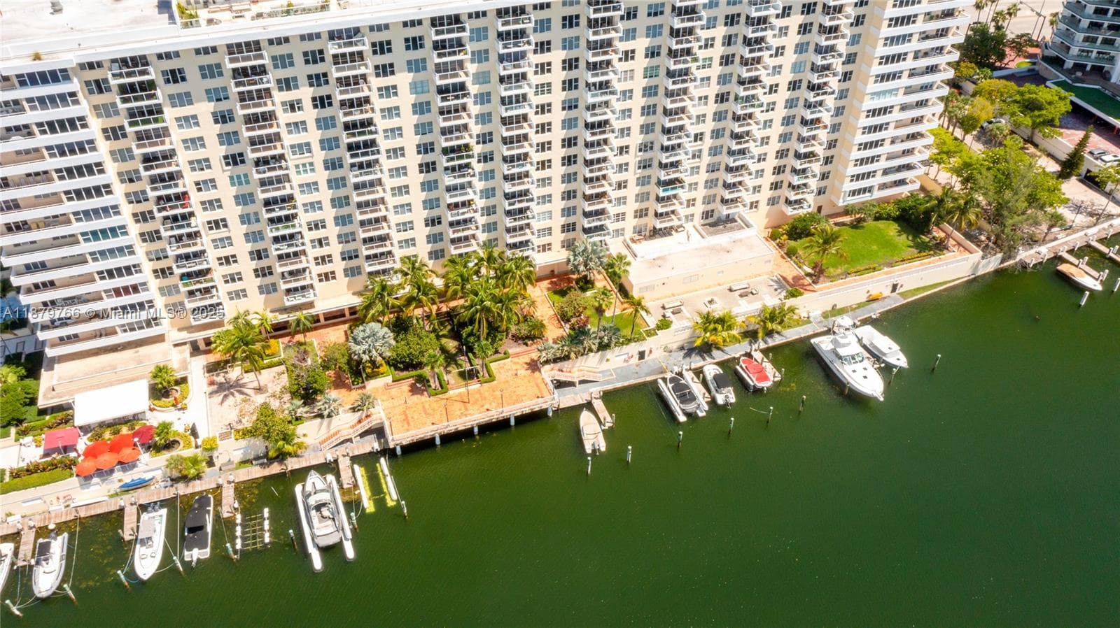 A11879766 — Miami Beach — 43