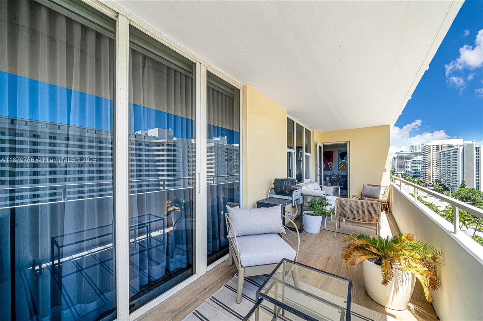 A11879766 — Miami Beach — 24
