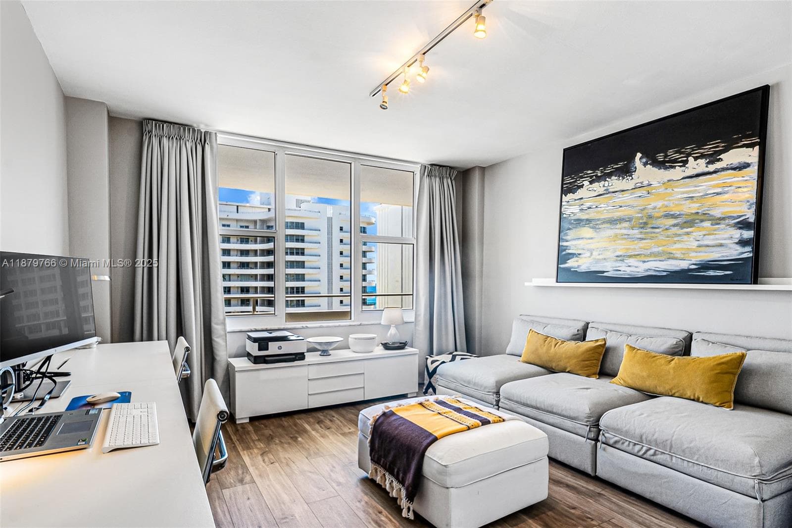 A11879766 — Miami Beach — 37