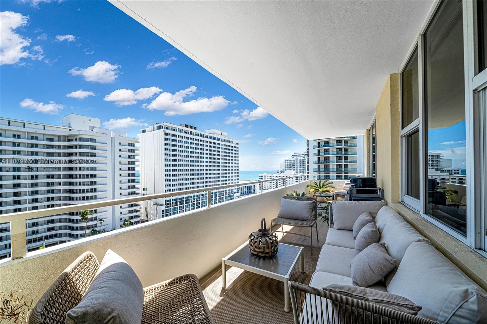 A11879766 — Miami Beach — 21