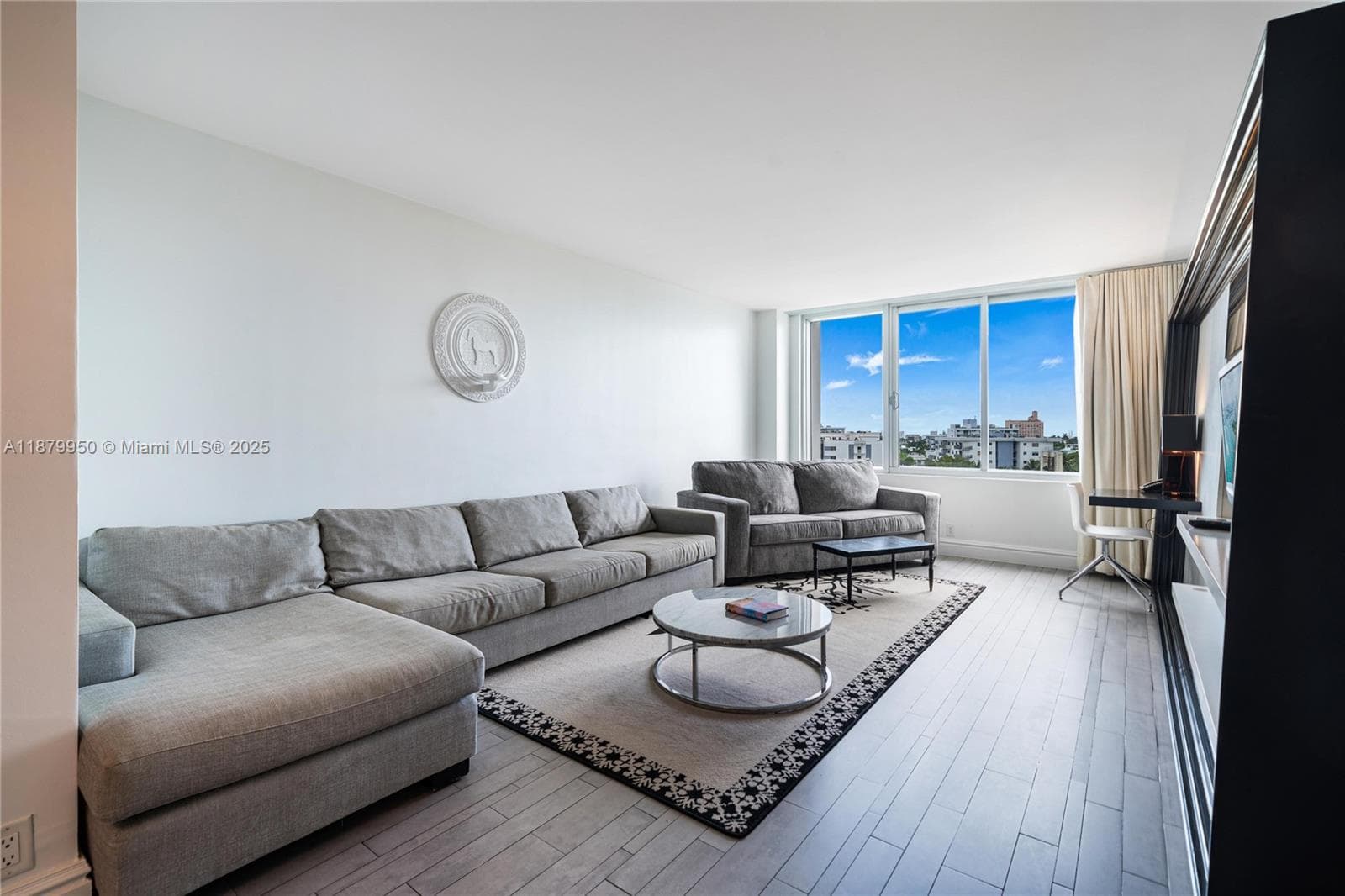 A11879950 — Miami Beach — 6