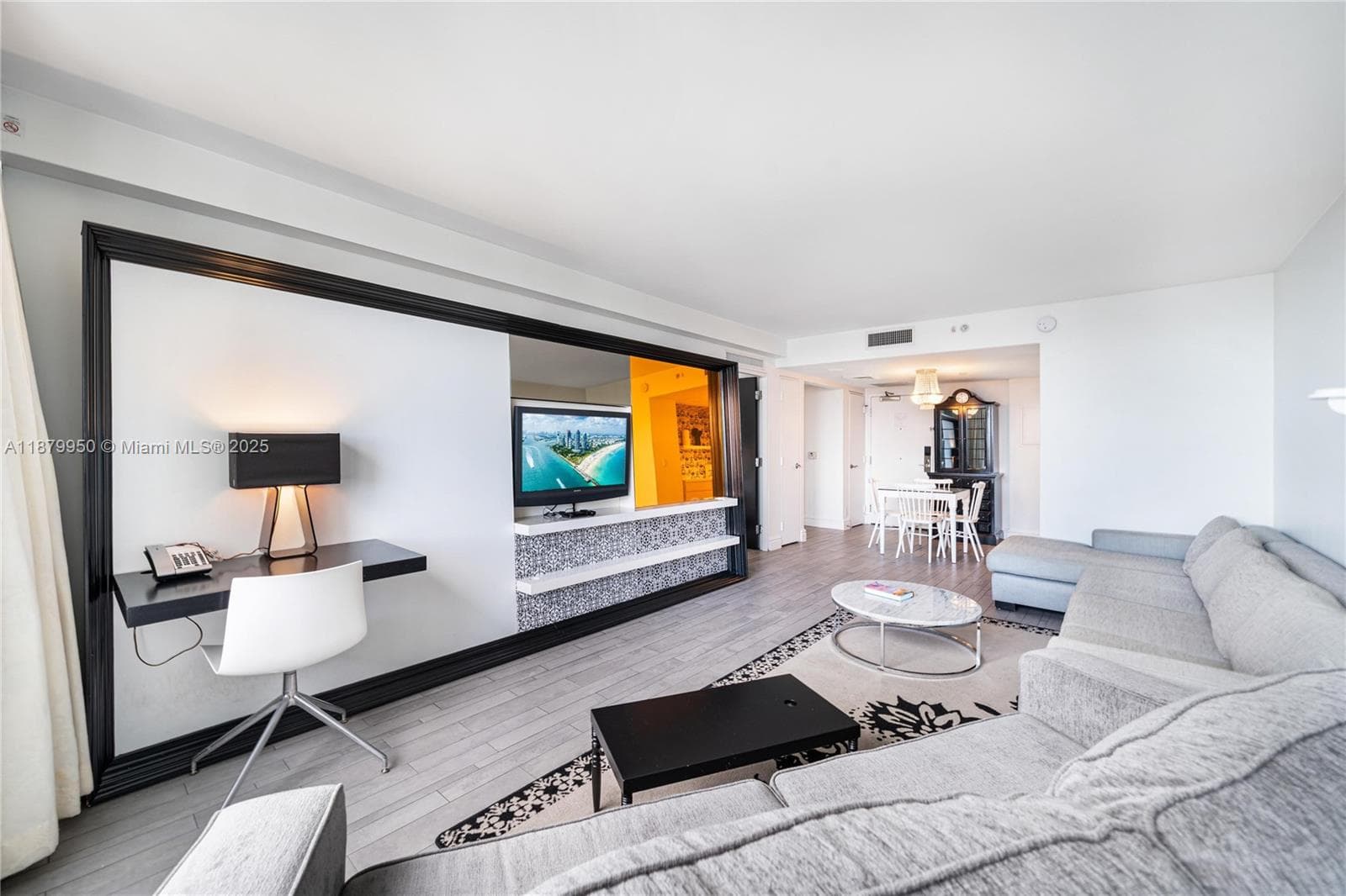 A11879950 — Miami Beach — 7