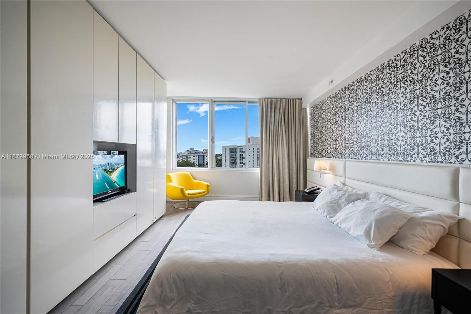 A11879950 — Miami Beach — 11