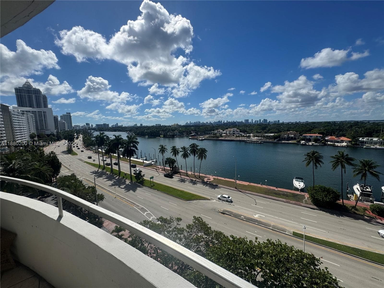 A11880200 — Miami Beach — 18