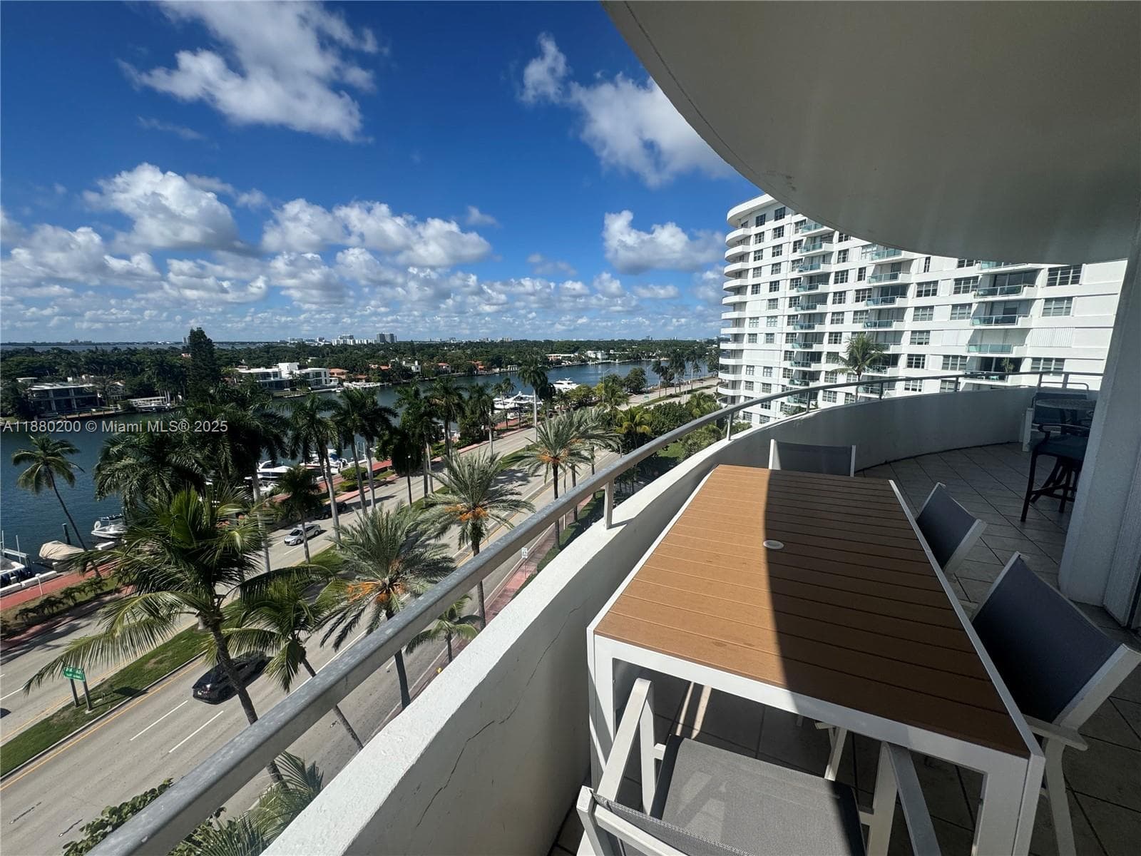 A11880200 — Miami Beach — 21