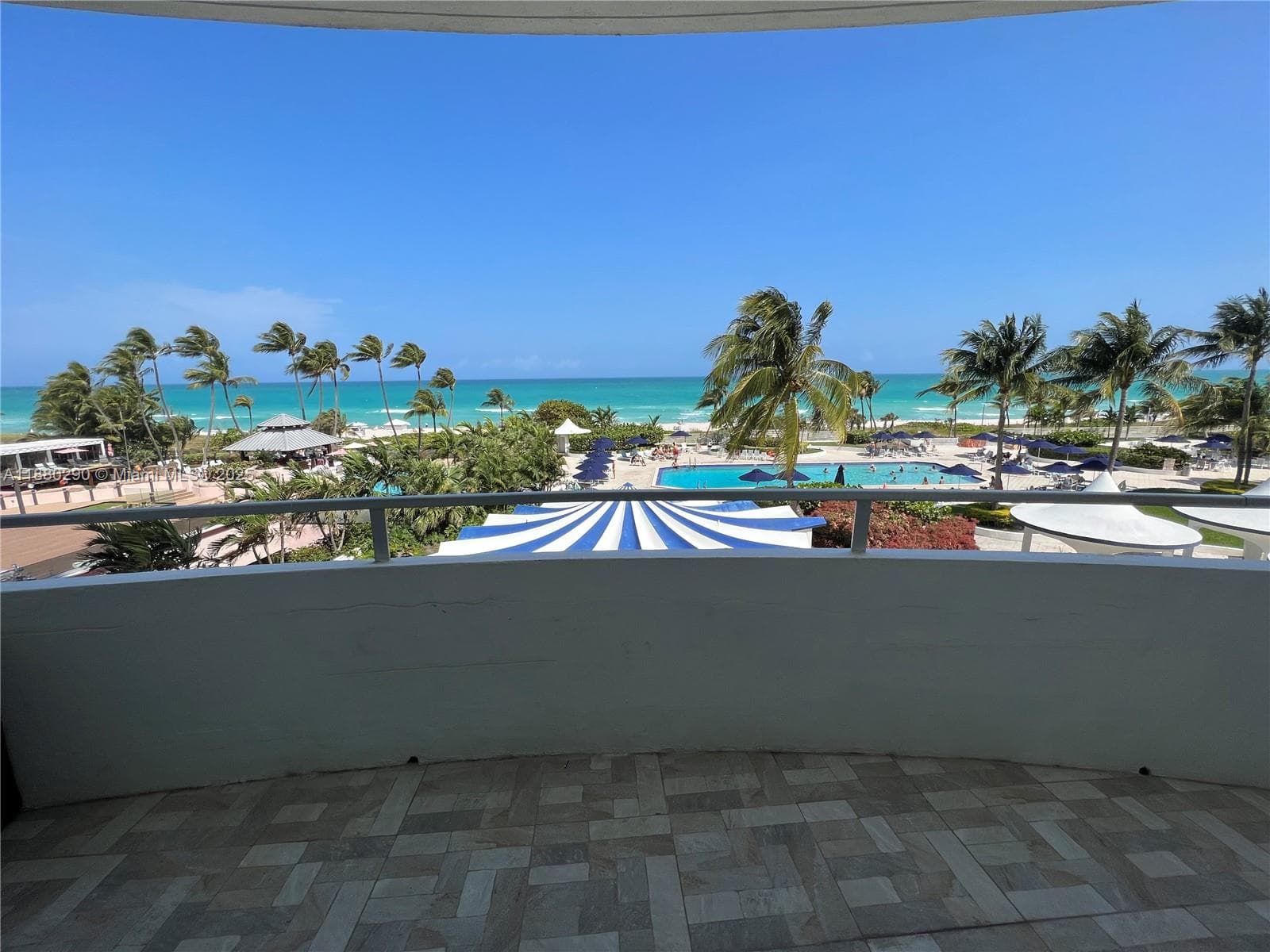 A11880290 — Miami Beach — 2