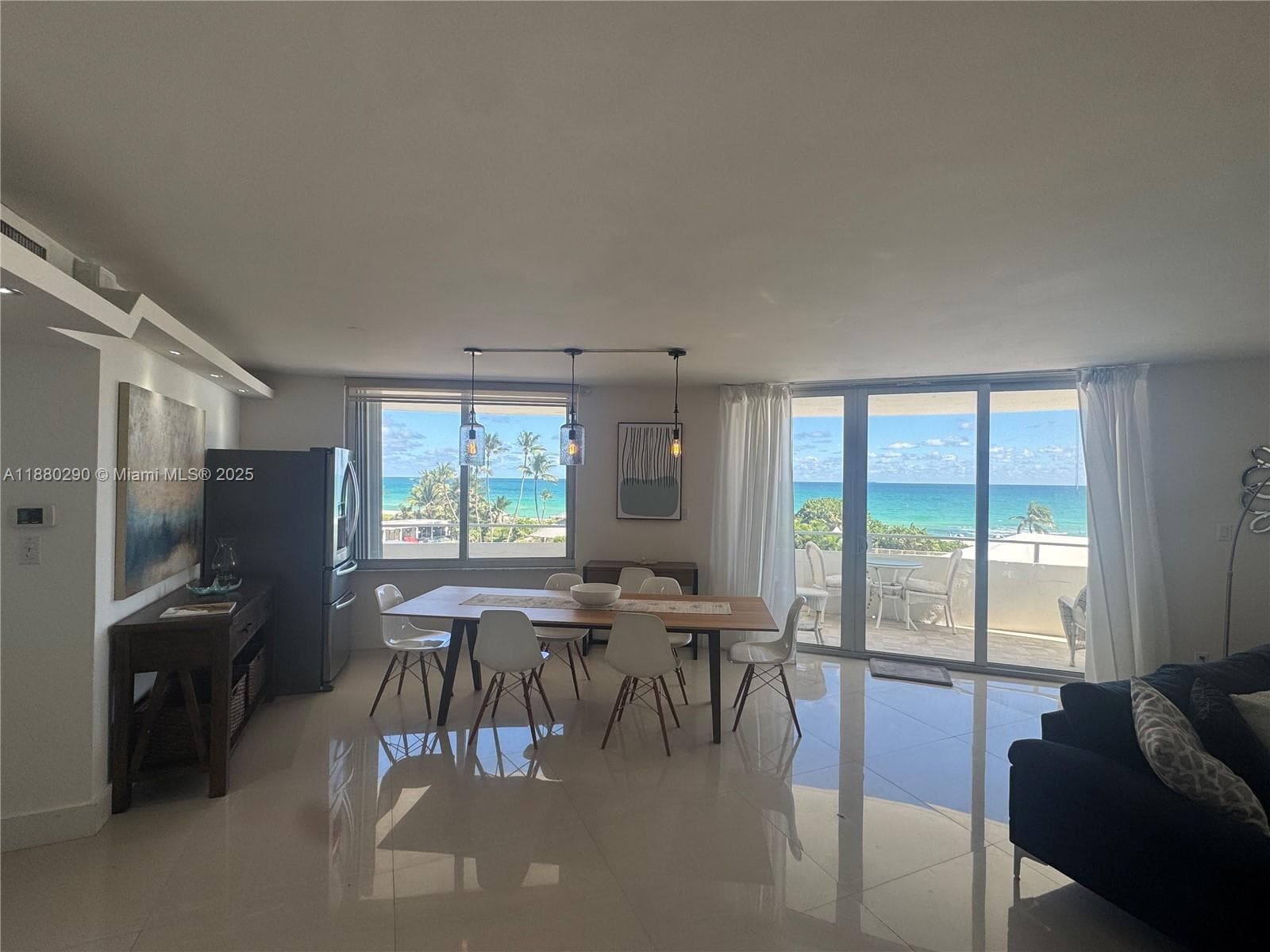 A11880290 — Miami Beach — 6