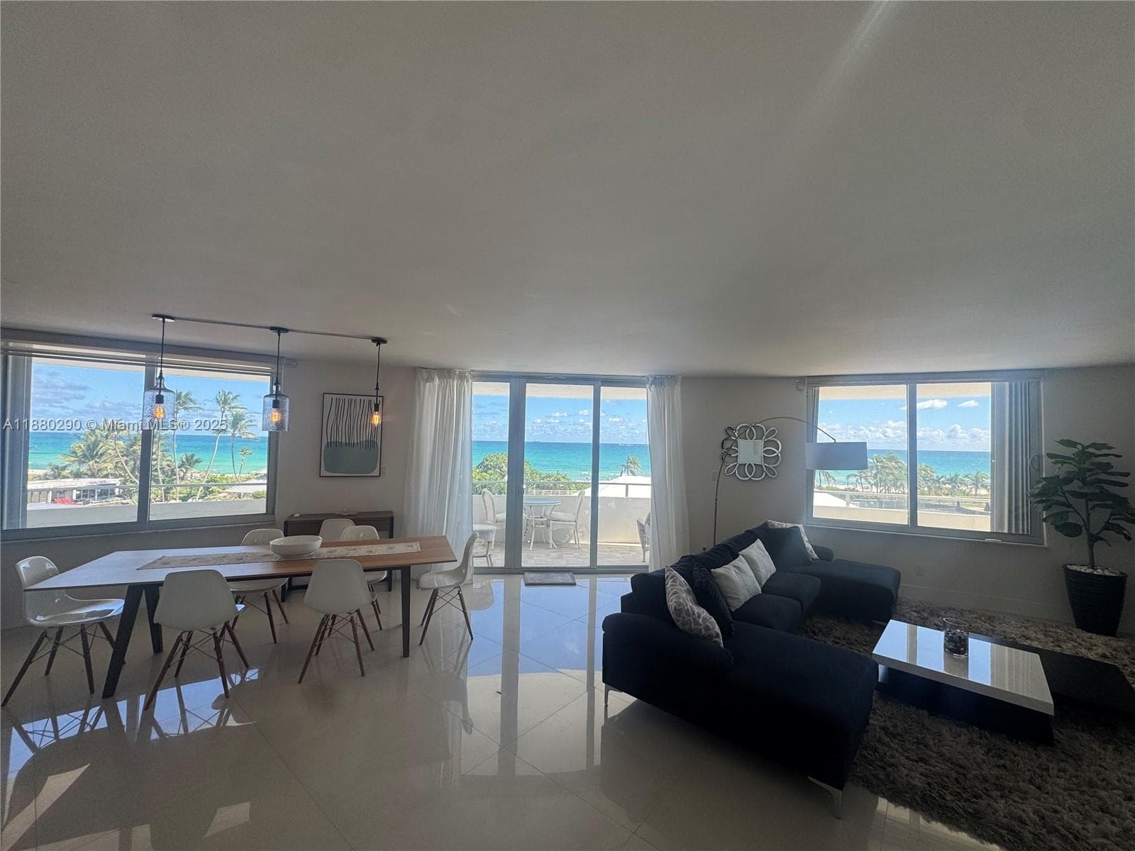 A11880290 — Miami Beach — 9