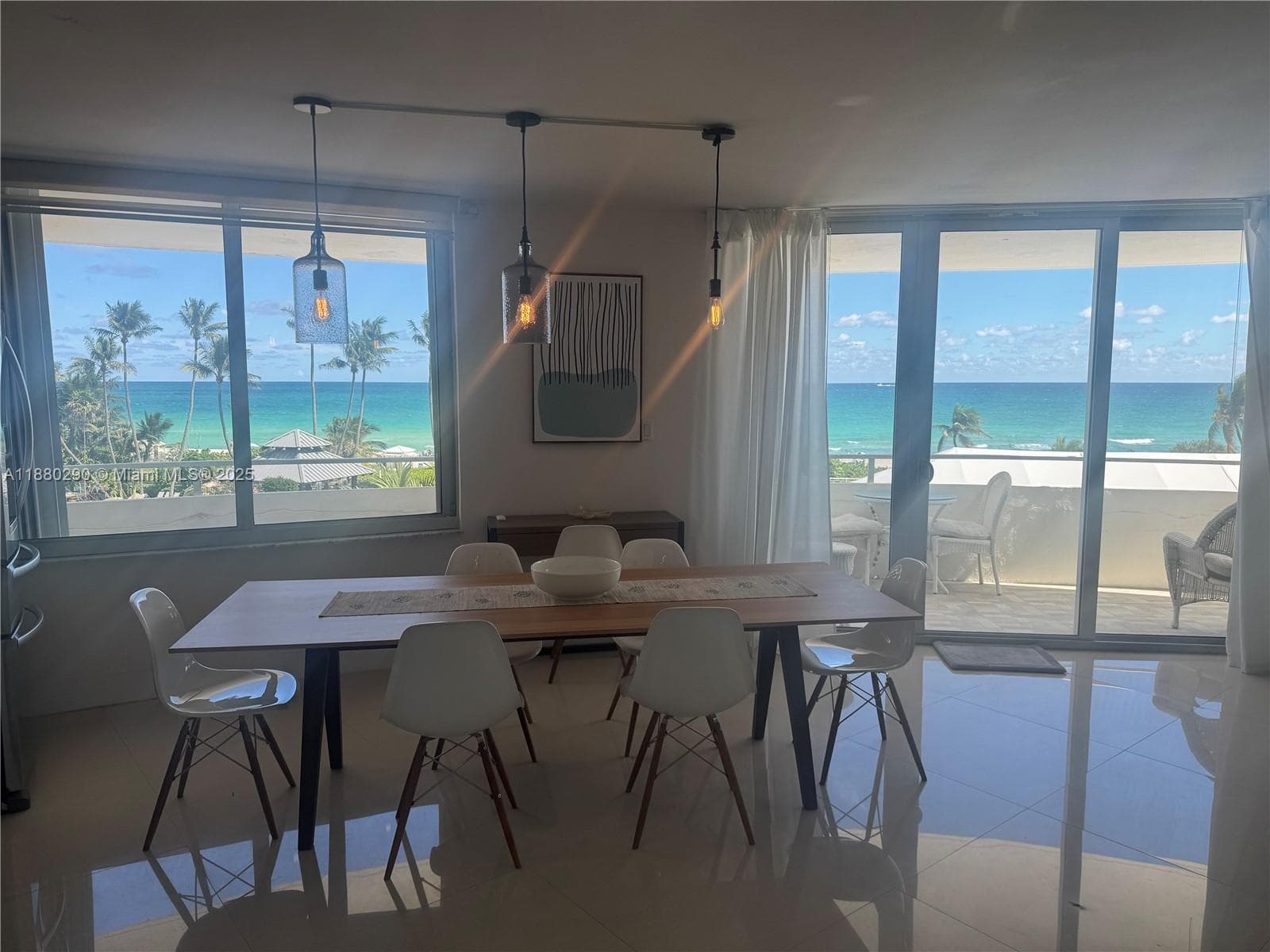 A11880290 — Miami Beach — 10