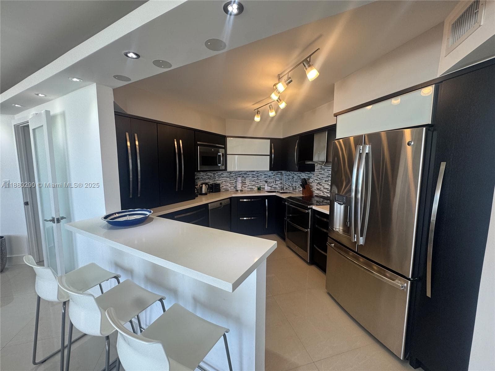 A11880290 — Miami Beach — 8