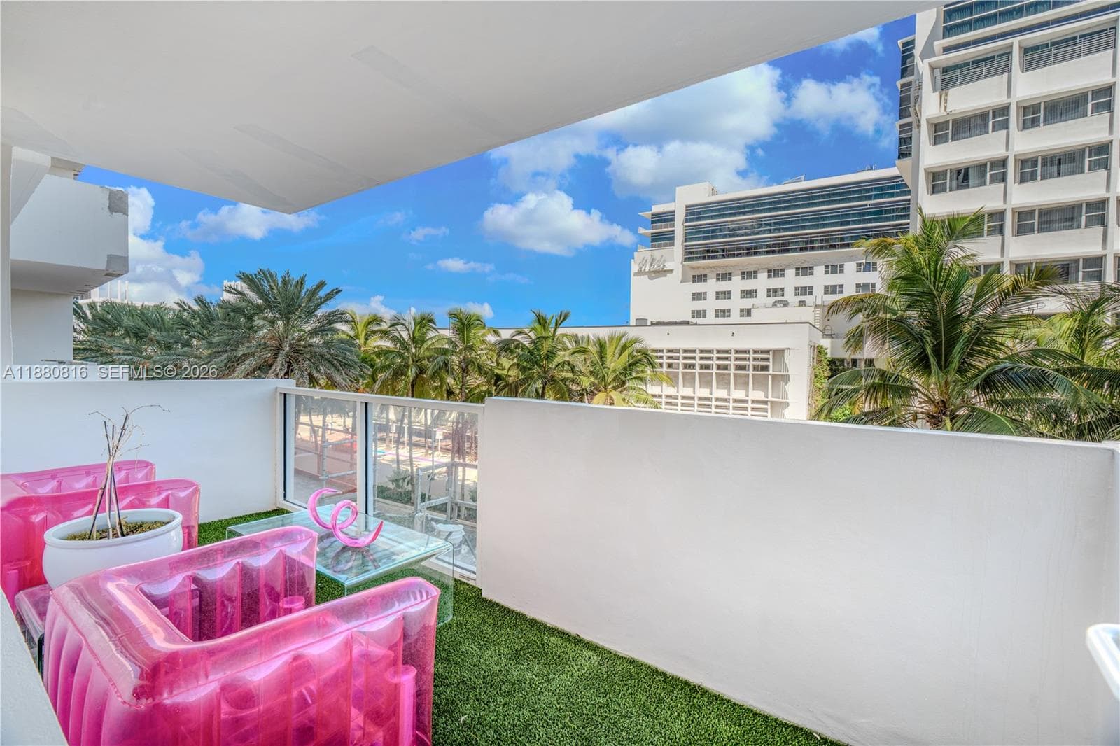 A11880816 — Miami Beach — 30