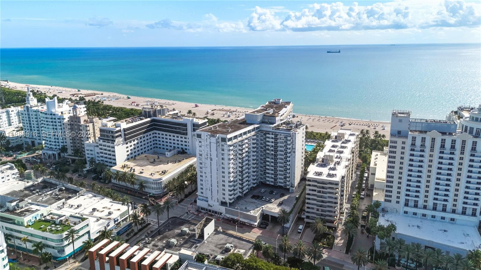 A11880816 — Miami Beach — 59