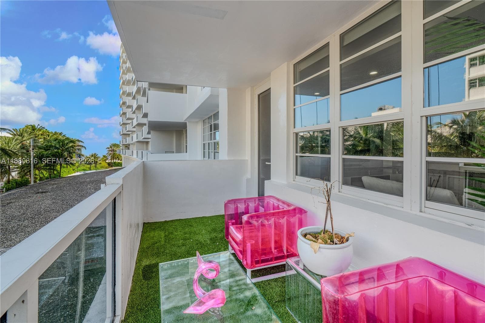 A11880816 — Miami Beach — 31