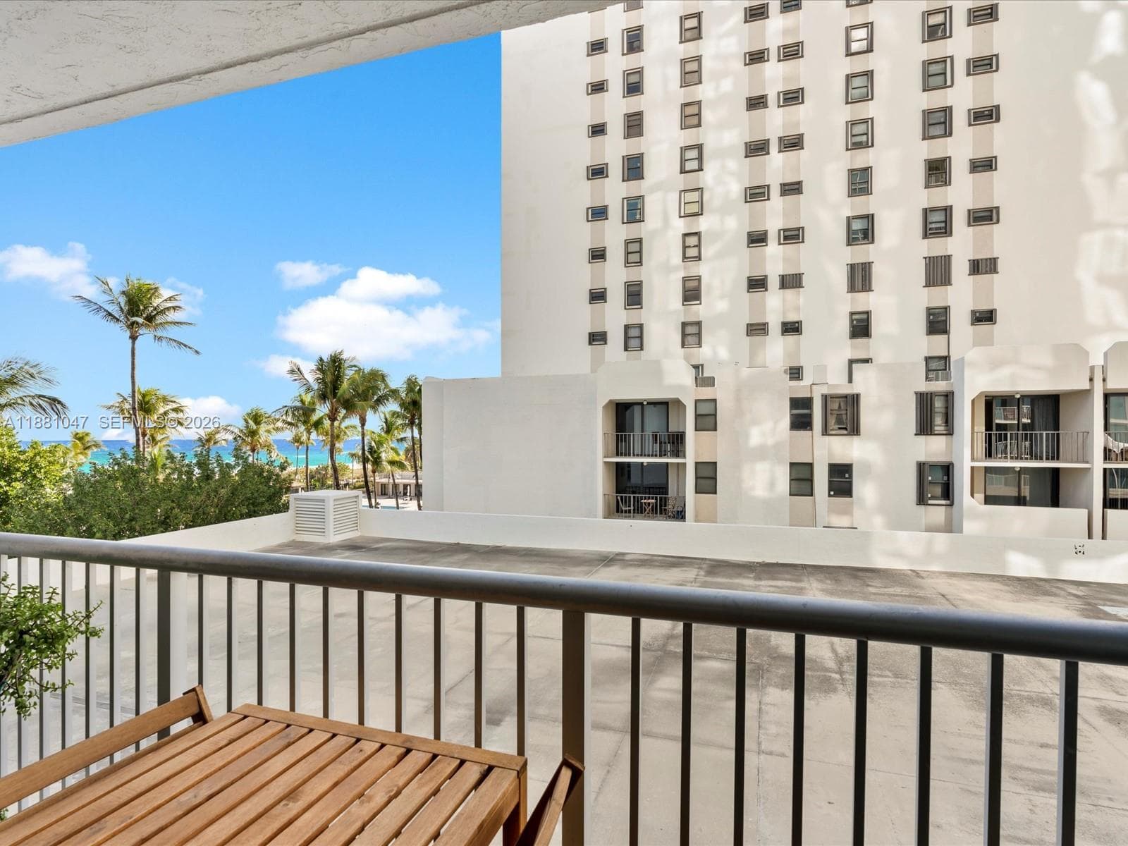 A11881047 — Miami Beach — 20