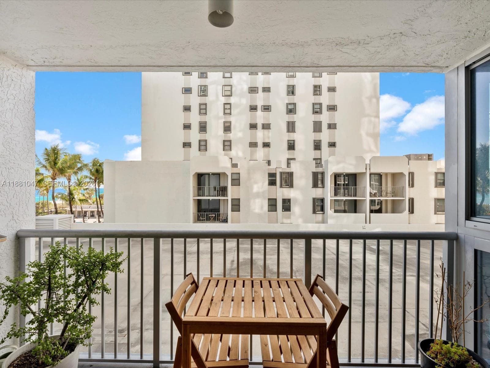 A11881047 — Miami Beach — 14