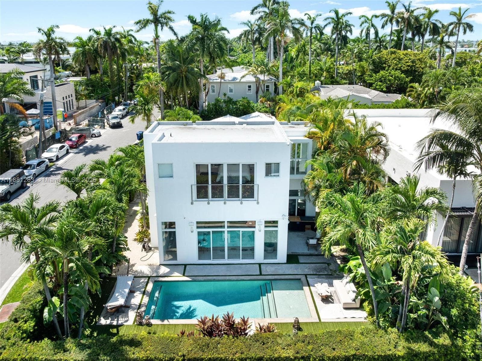 A11881283 — Miami Beach — 47