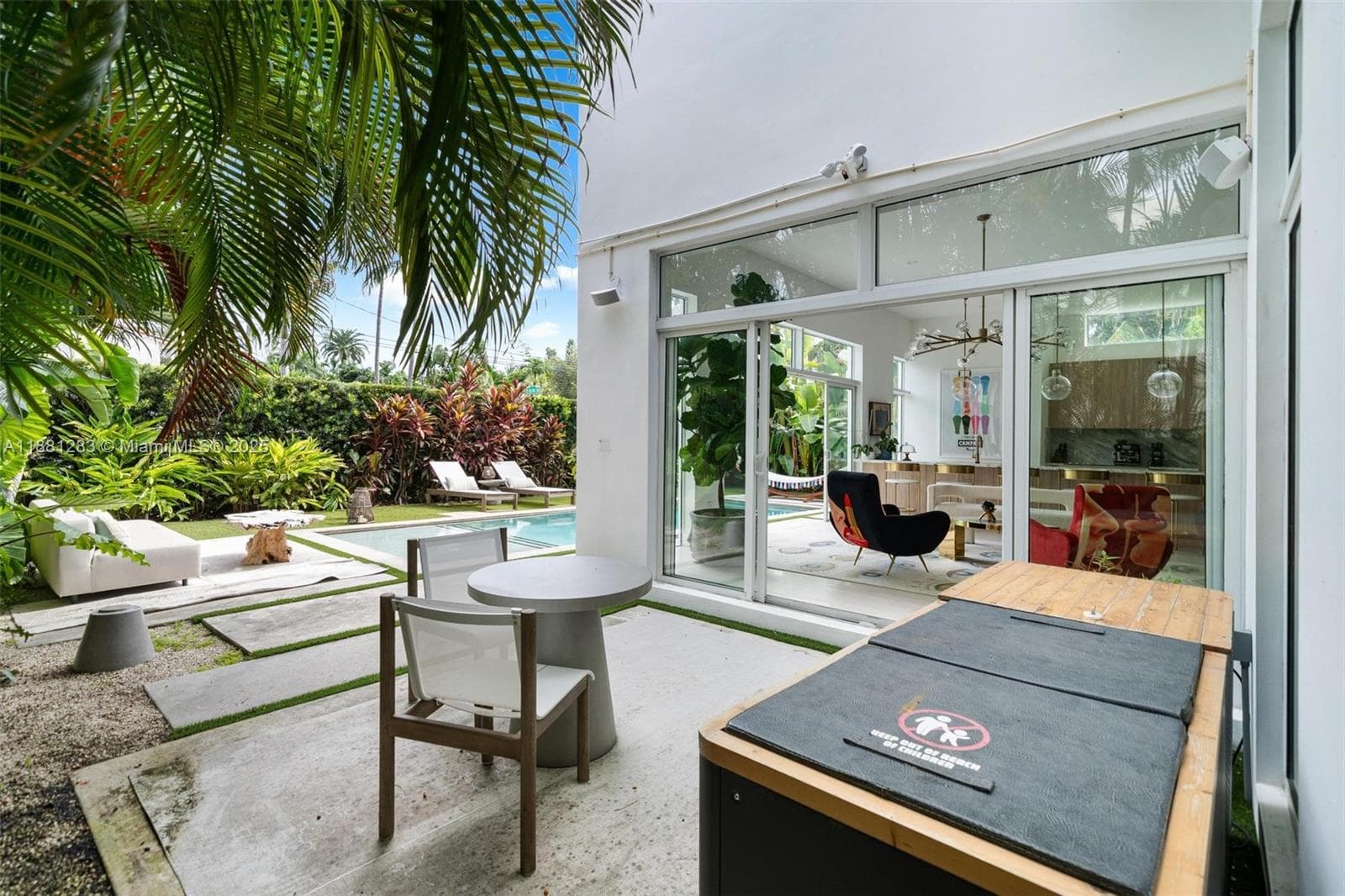 A11881283 — Miami Beach — 43