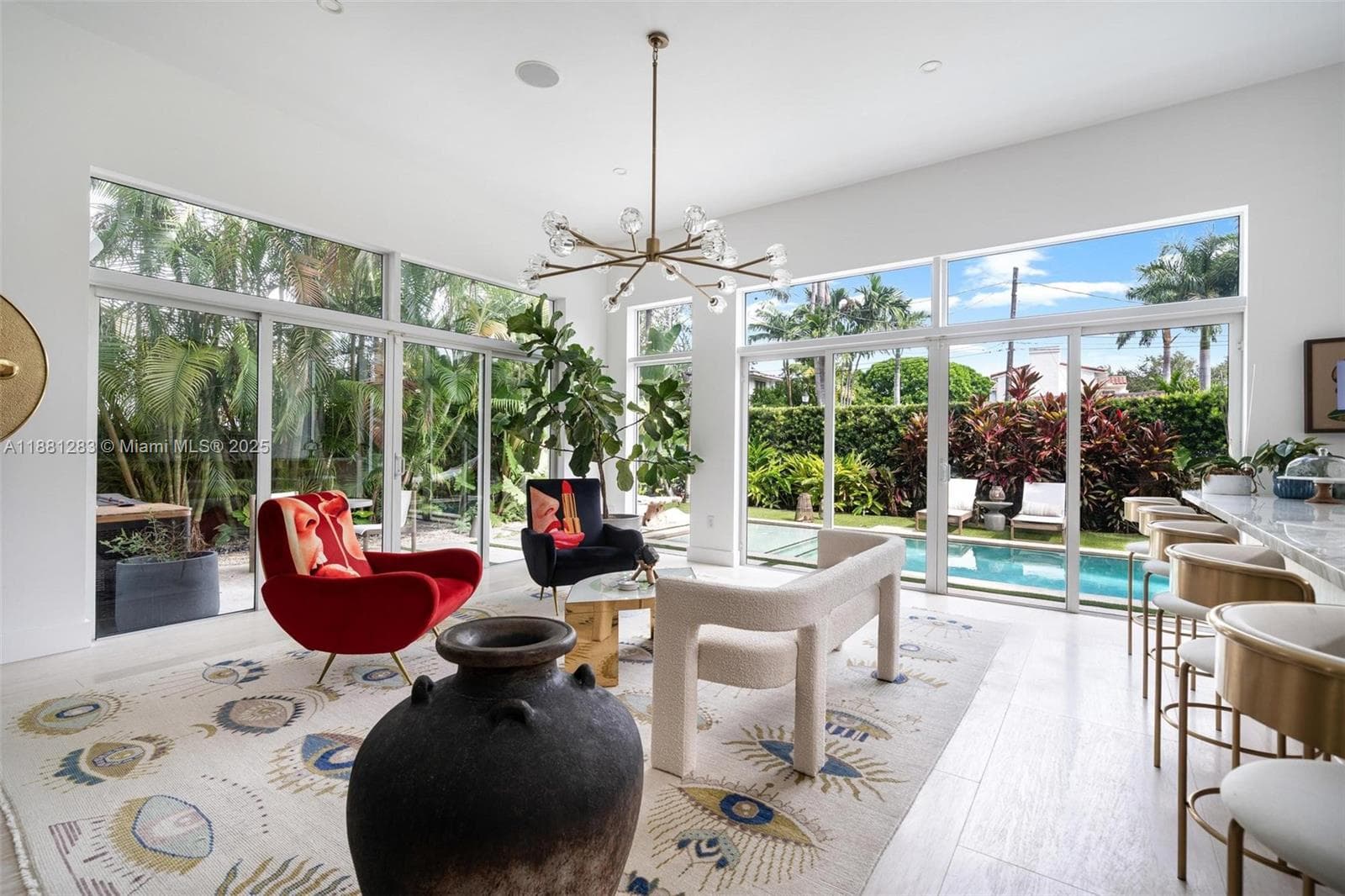A11881283 — Miami Beach