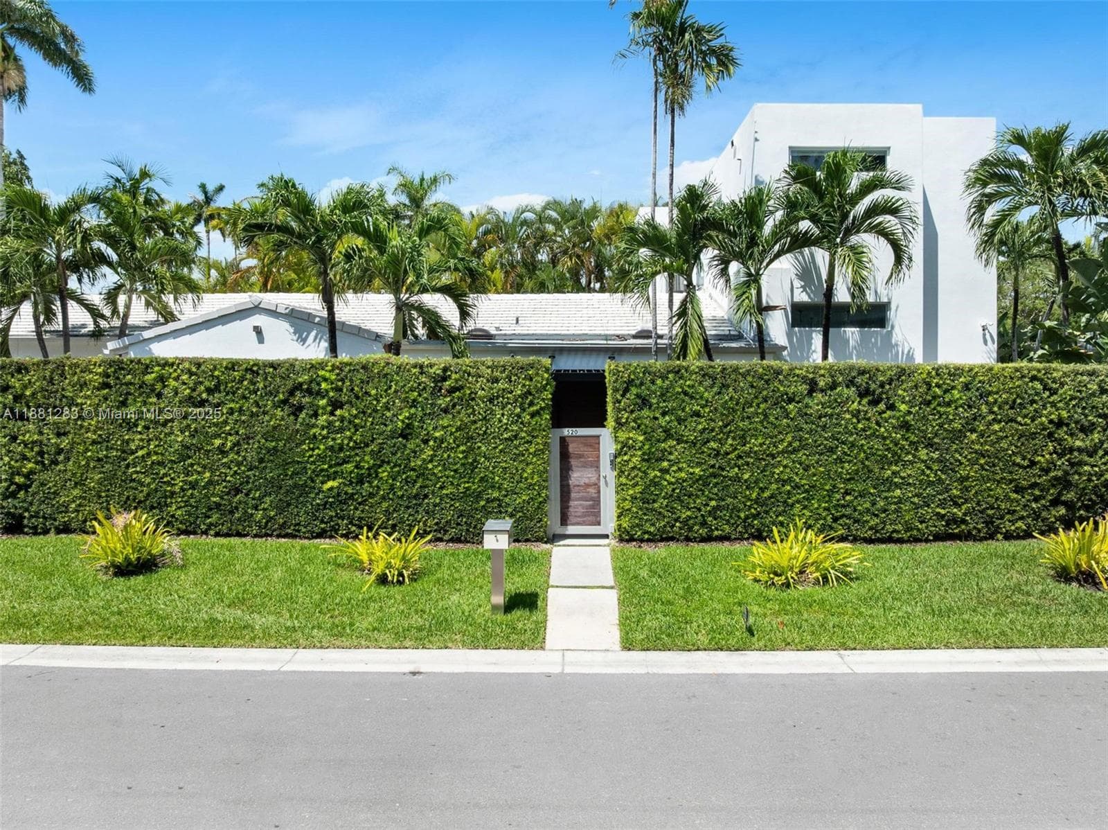 A11881283 — Miami Beach — 48
