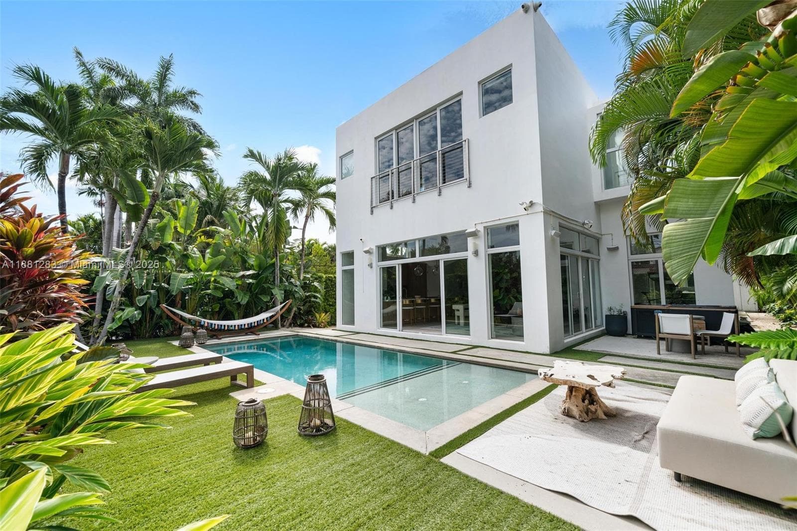 A11881283 — Miami Beach — 39