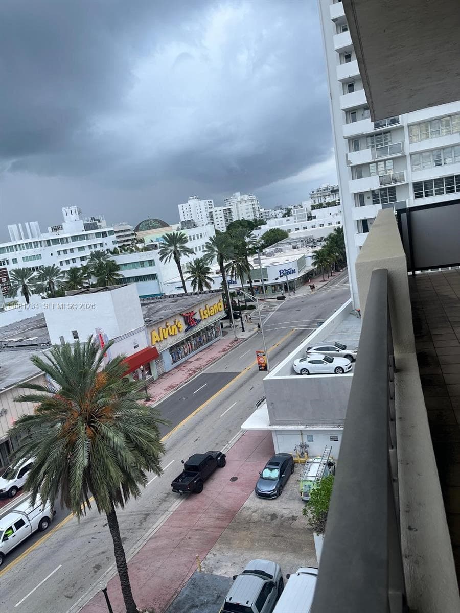 A11881764 — Miami Beach — 5