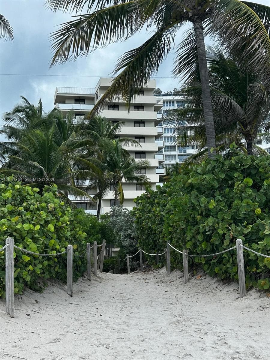 A11881764 — Miami Beach — 4