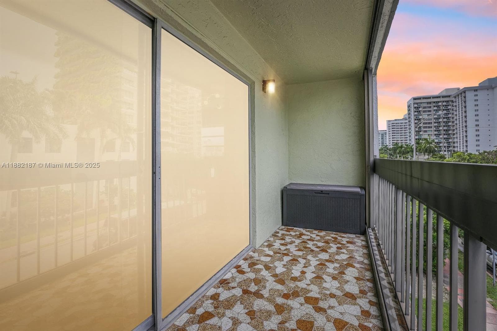 A11882187 — Miami Beach — 23