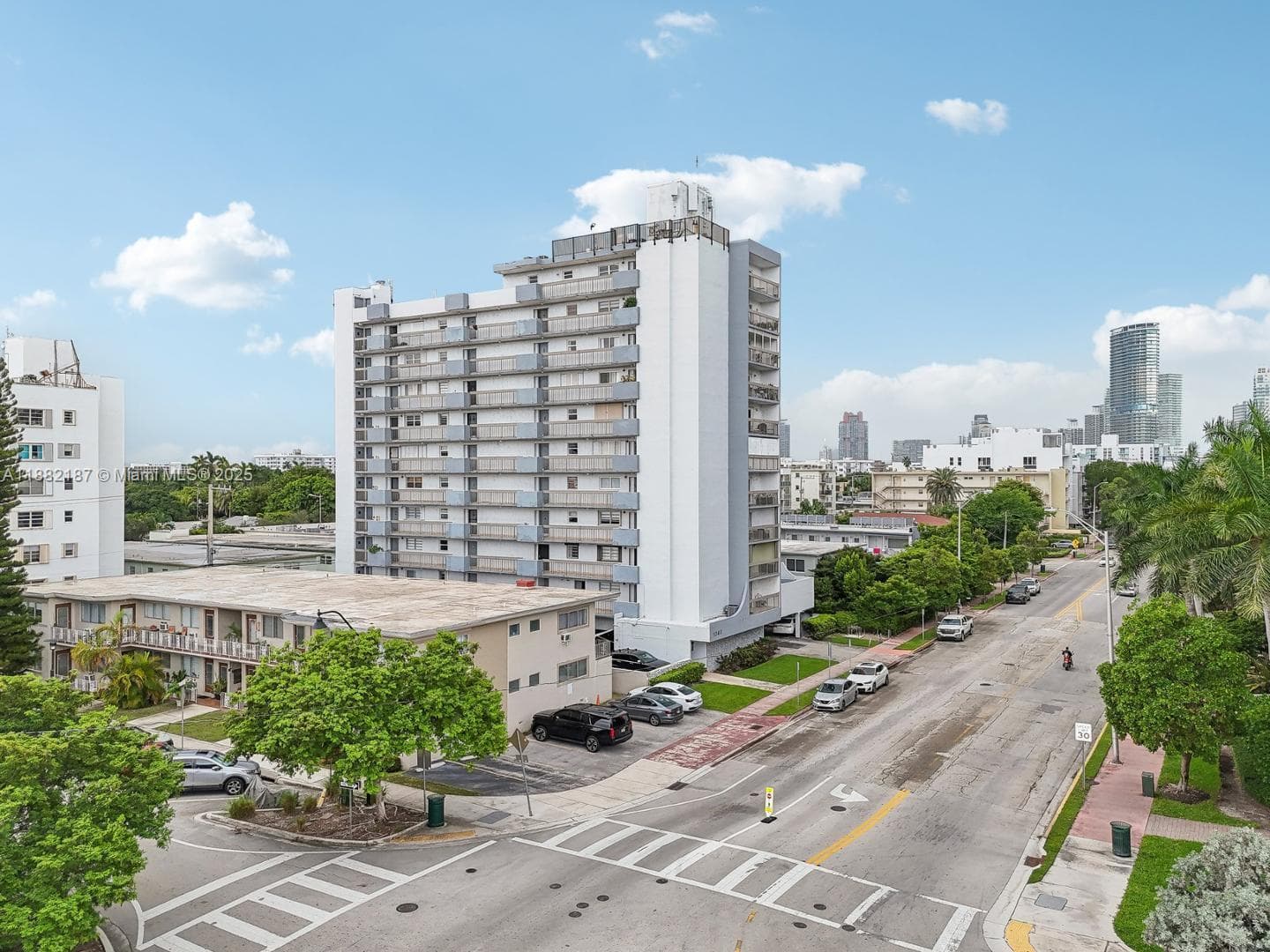 A11882187 — Miami Beach — 26