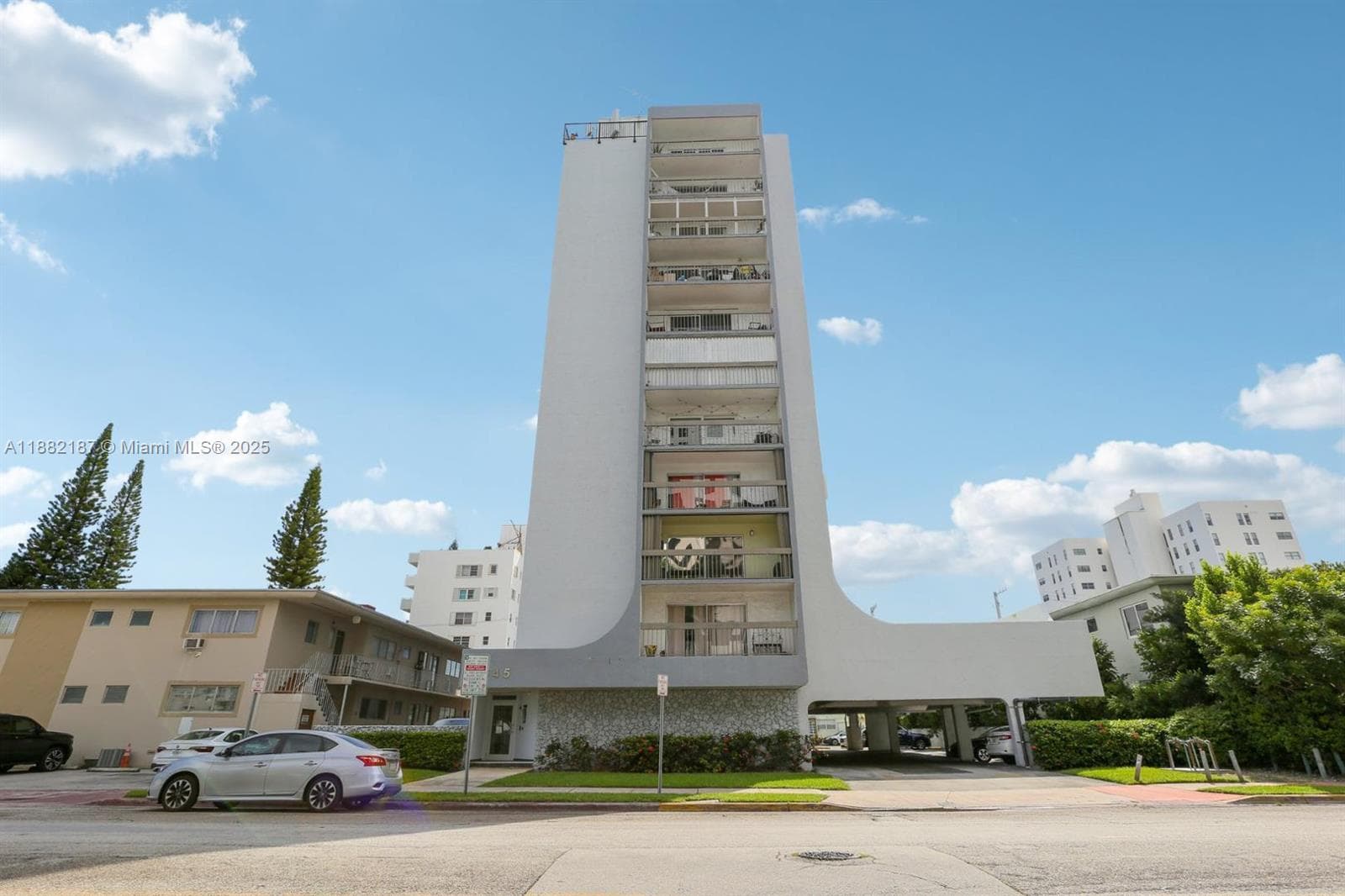 A11882187 — Miami Beach — 24