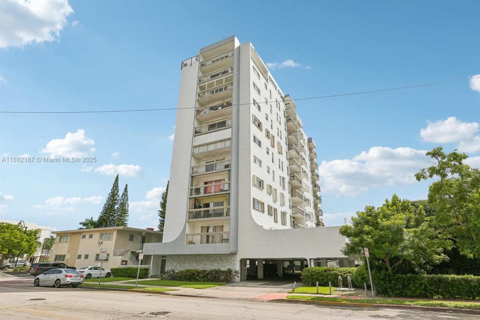 A11882187 — Miami Beach — 25