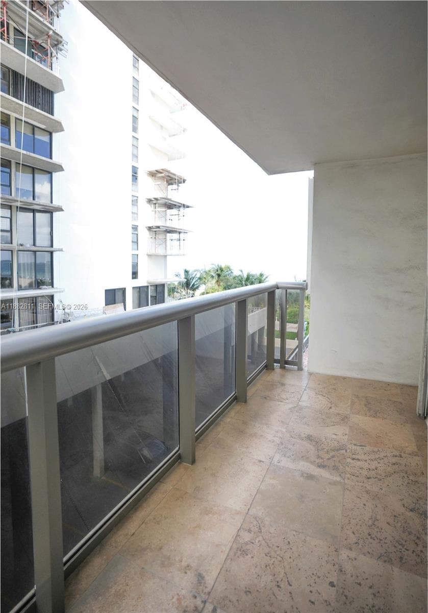A11882811 — Miami Beach — 3