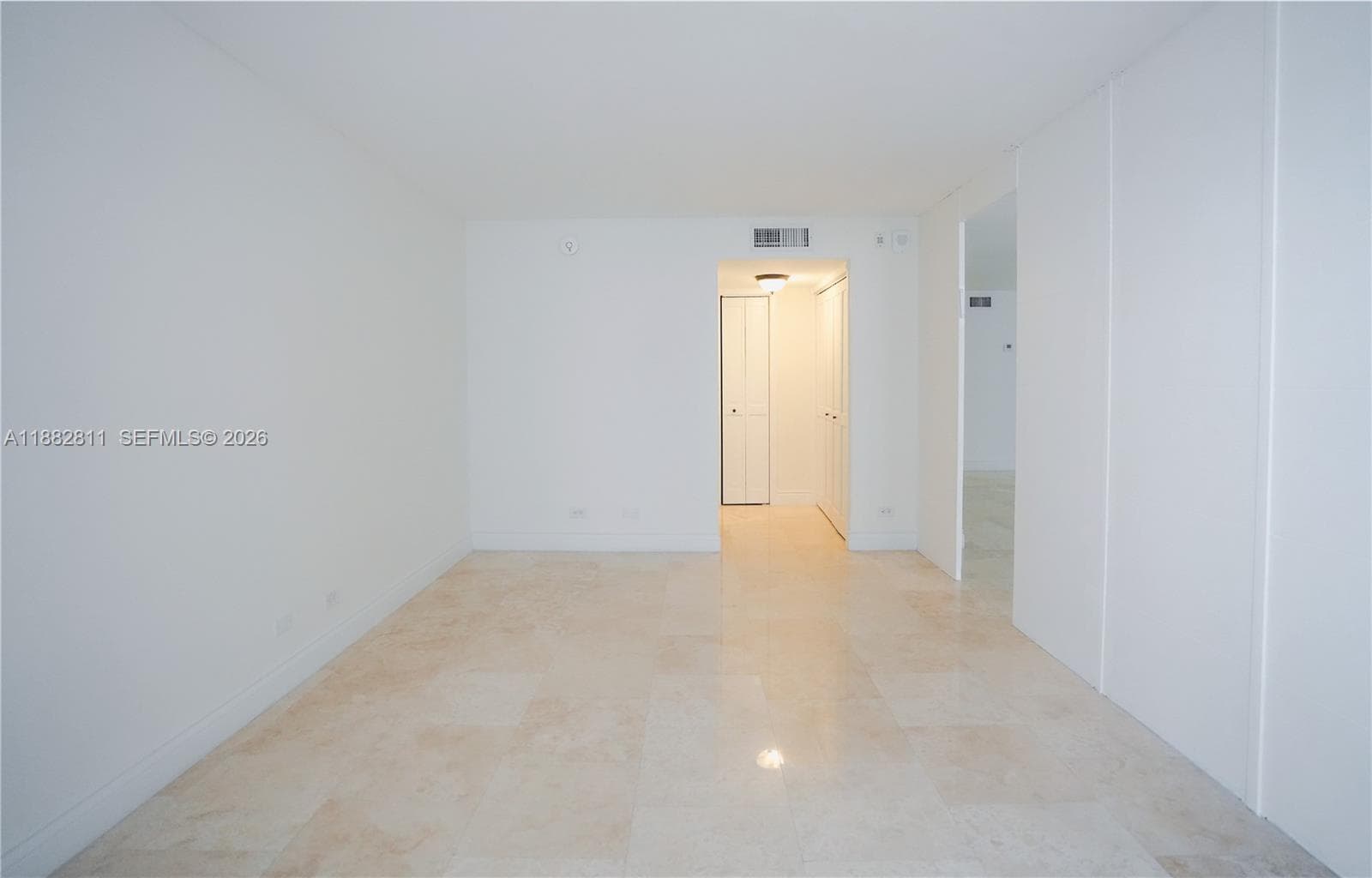 A11882811 — Miami Beach — 11