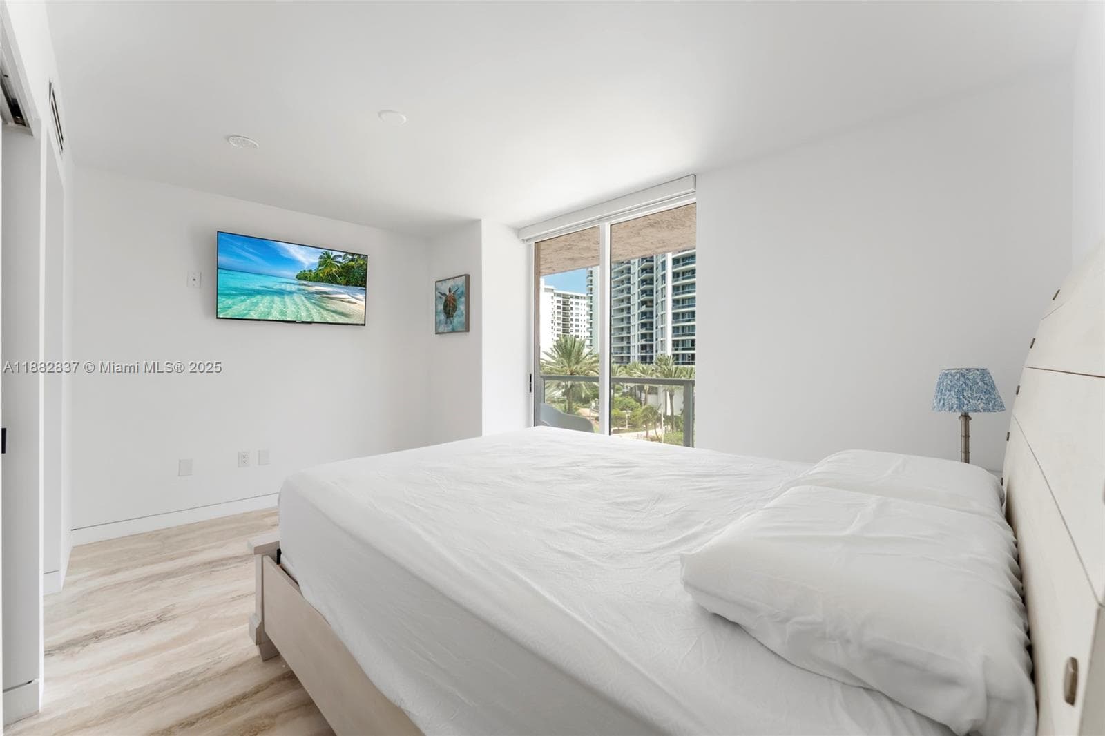 A11882837 — Miami Beach — 27