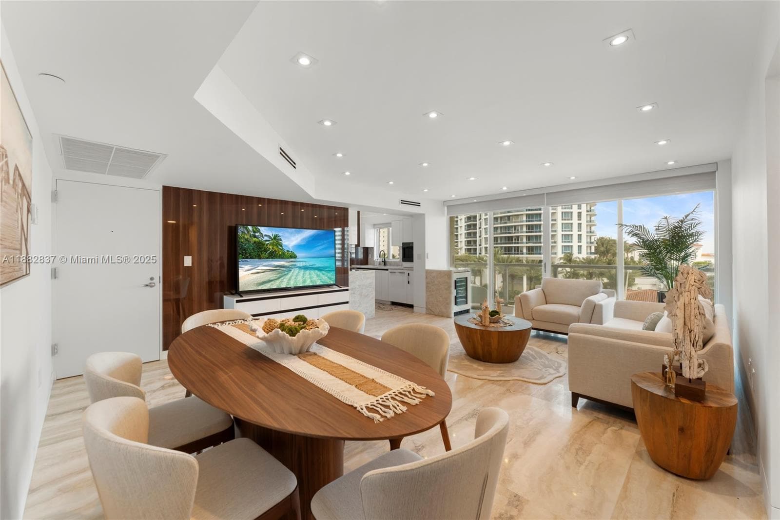 A11882837 — Miami Beach — 12