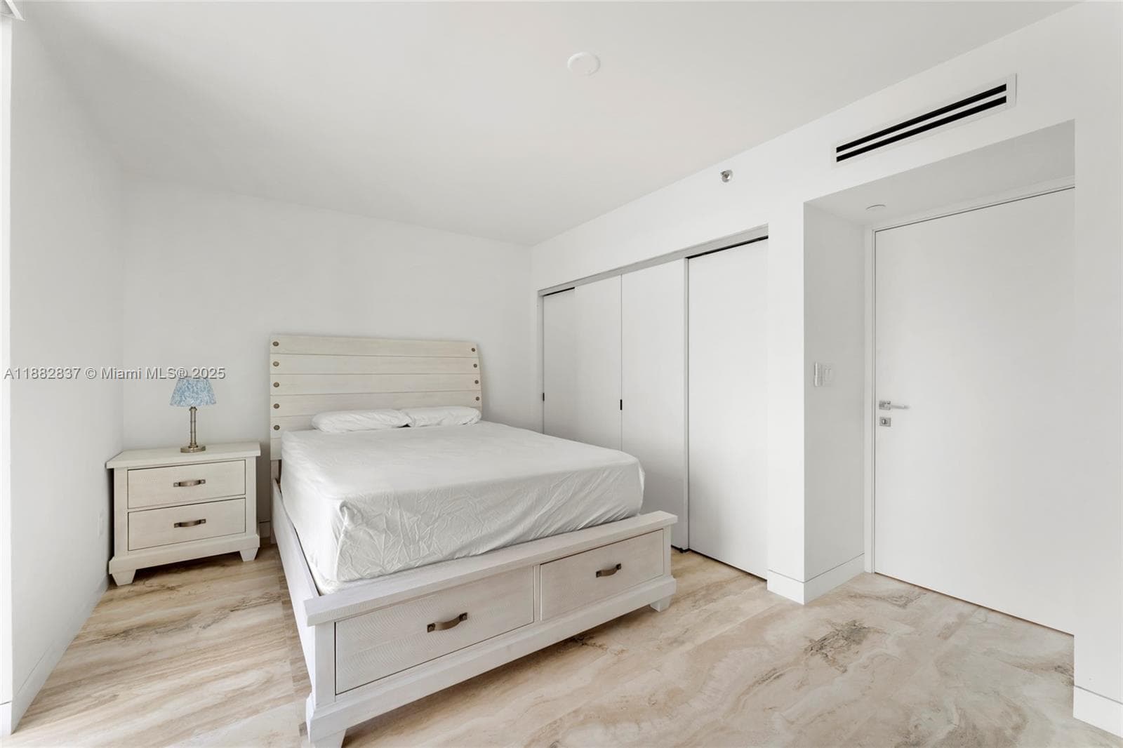 A11882837 — Miami Beach — 28