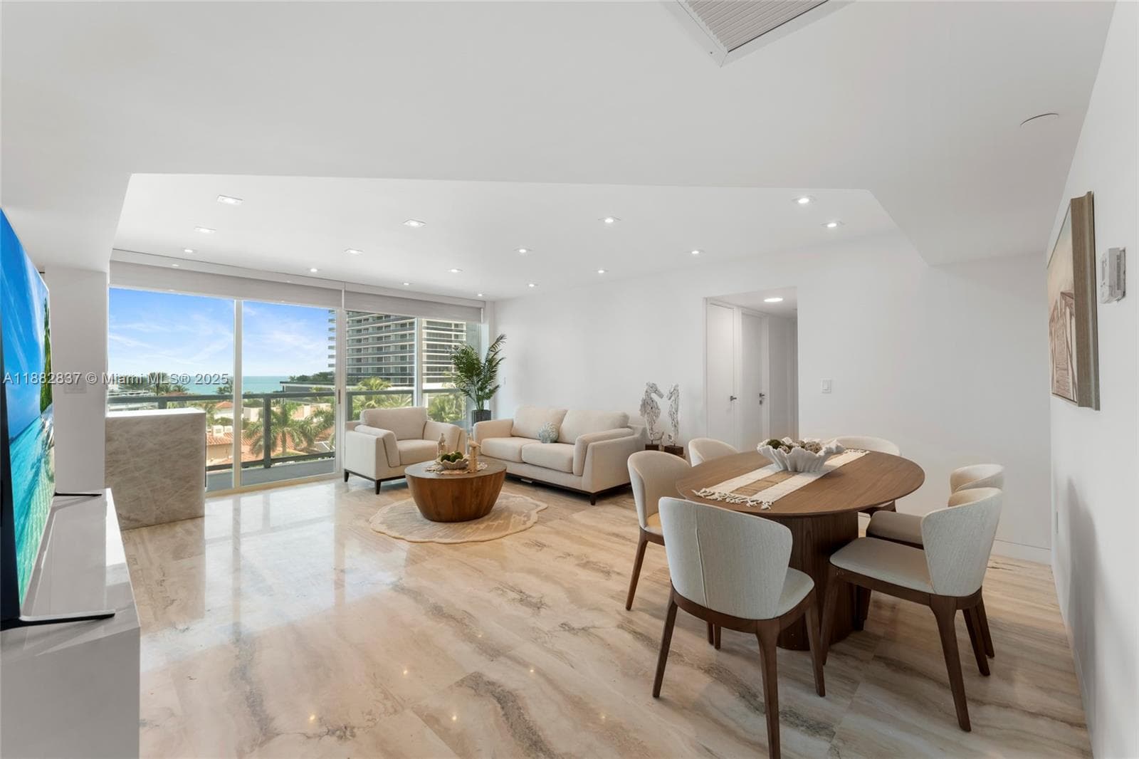 A11882837 — Miami Beach — 10
