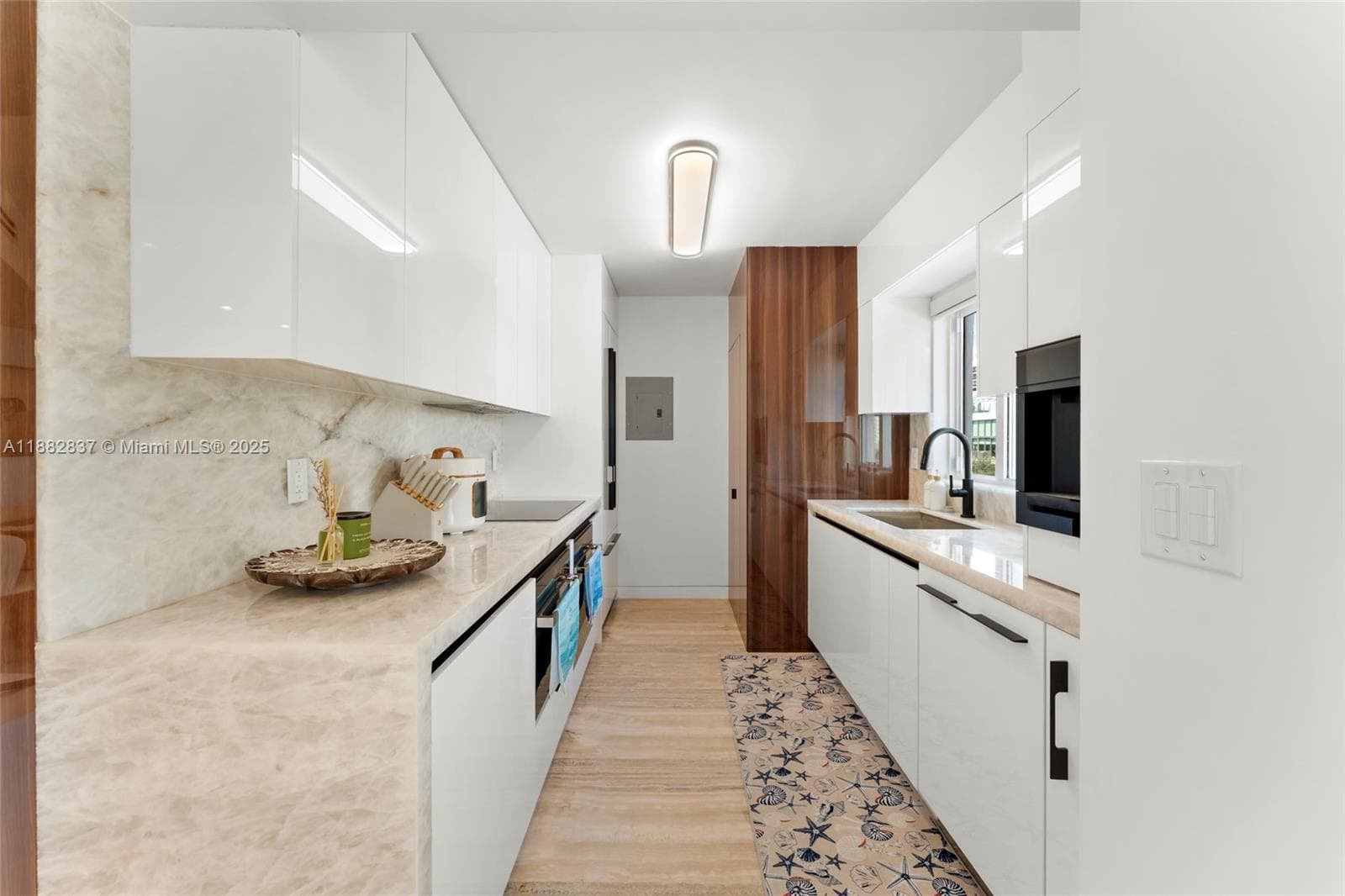 A11882837 — Miami Beach — 19