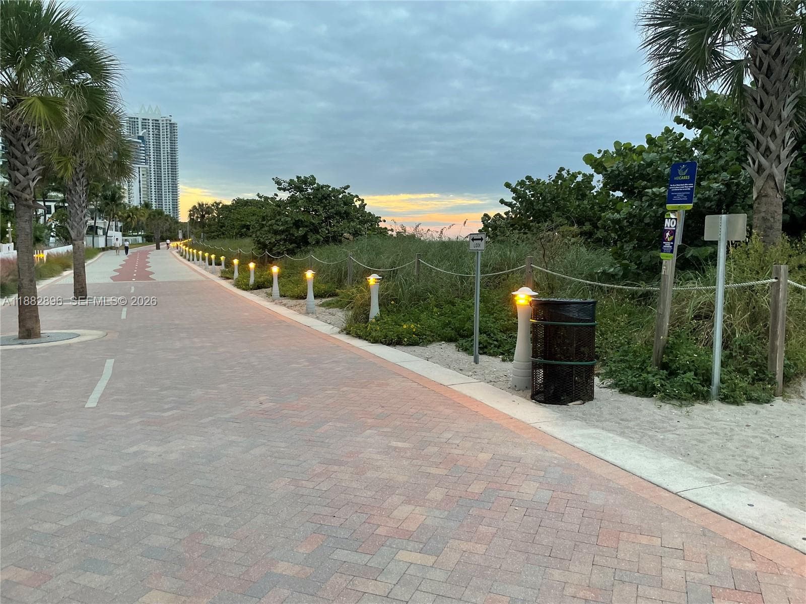 A11882896 — Miami Beach — 28
