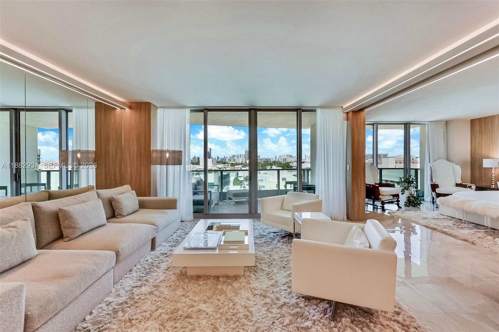 A11882934 — Miami Beach