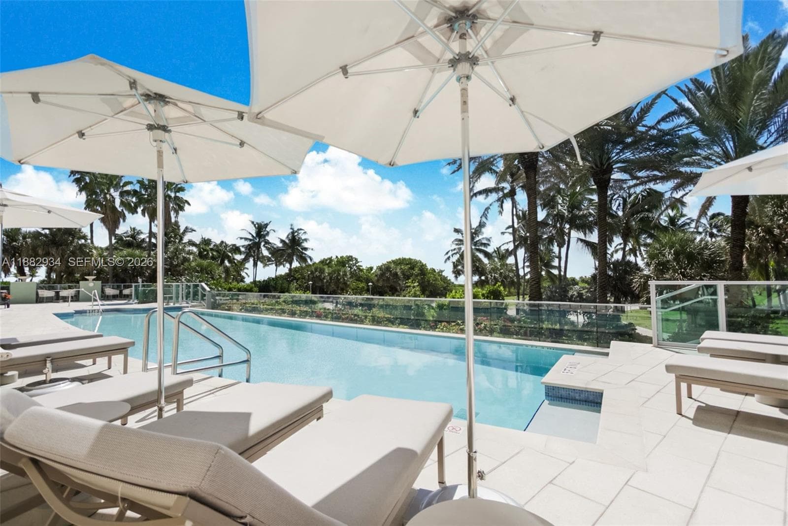 A11882934 — Miami Beach — 41