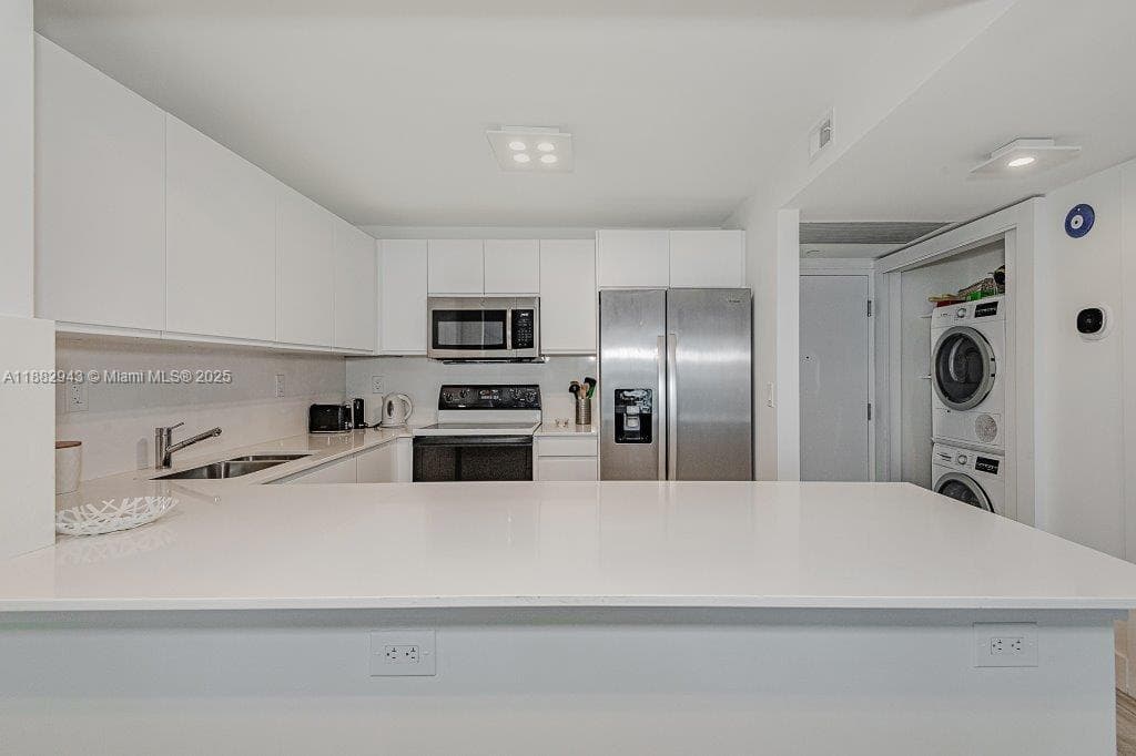 A11882943 — Miami Beach — 19