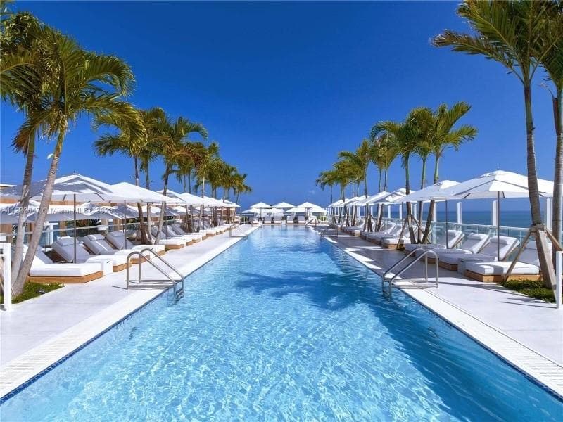F10528112 — Miami Beach — 12