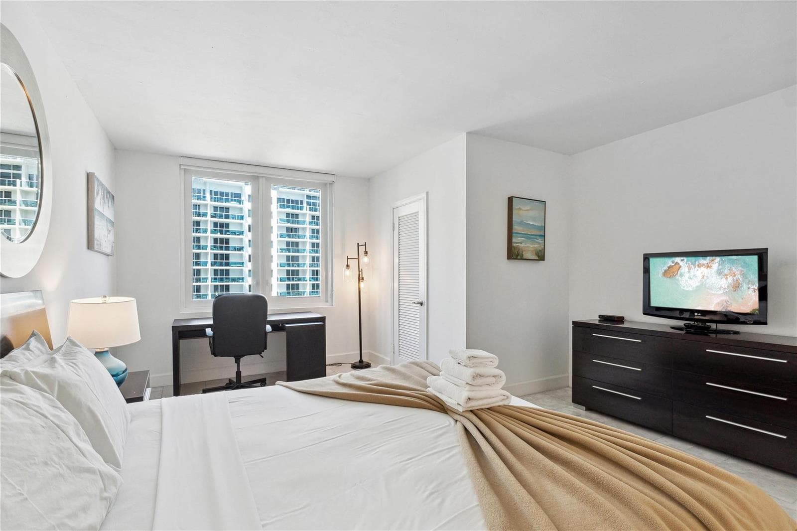 F10528112 — Miami Beach — 9
