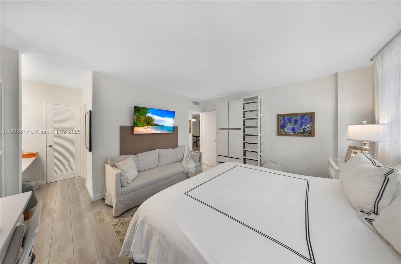 A11883817 — Miami Beach — 23