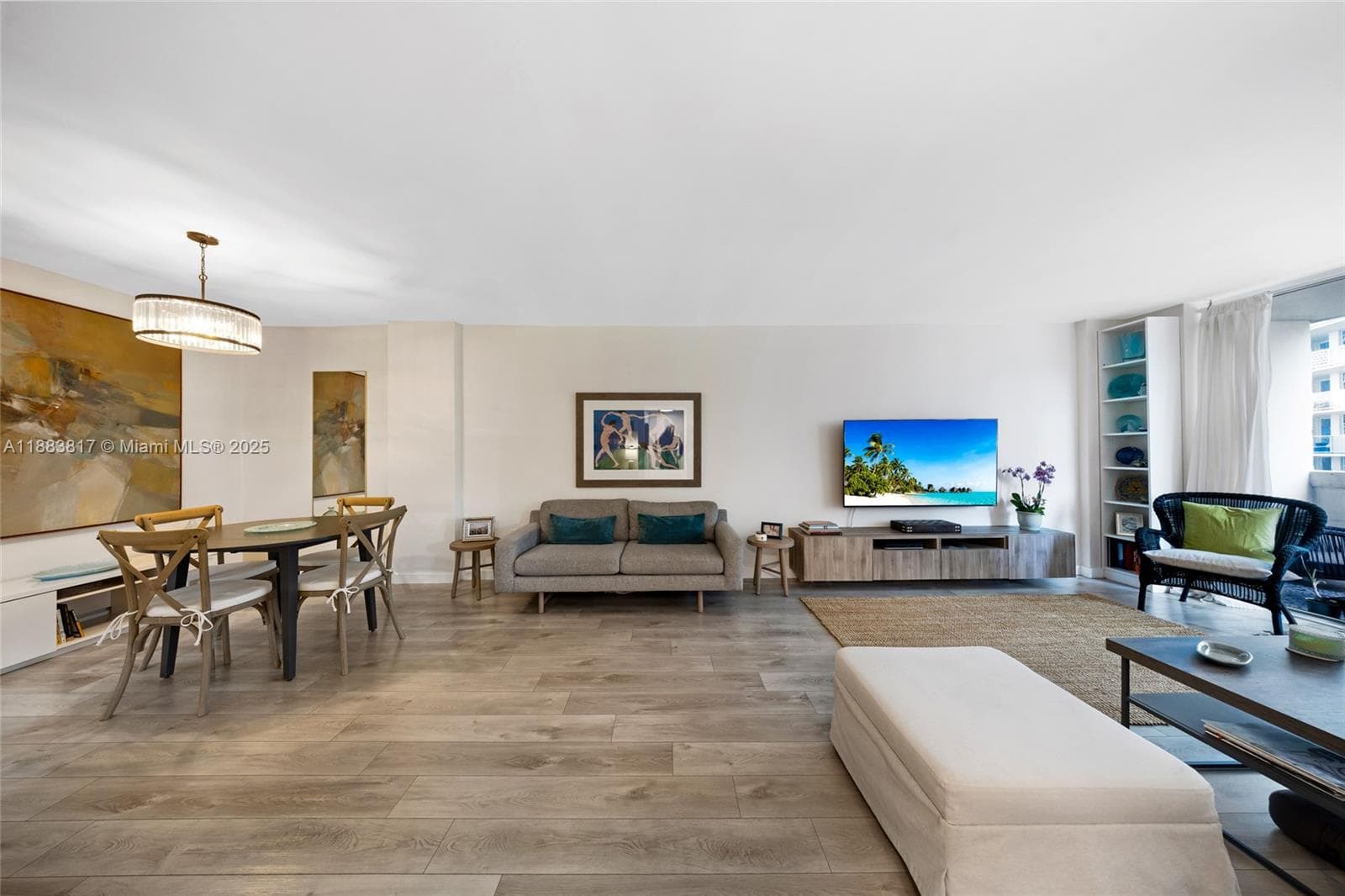 A11883817 — Miami Beach — 2
