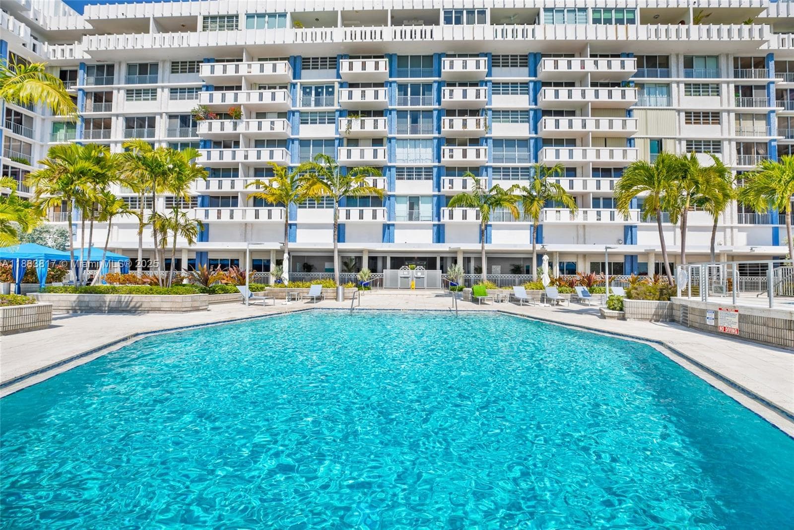 A11883817 — Miami Beach — 32