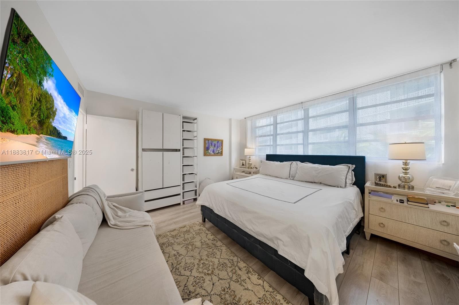 A11883817 — Miami Beach — 20